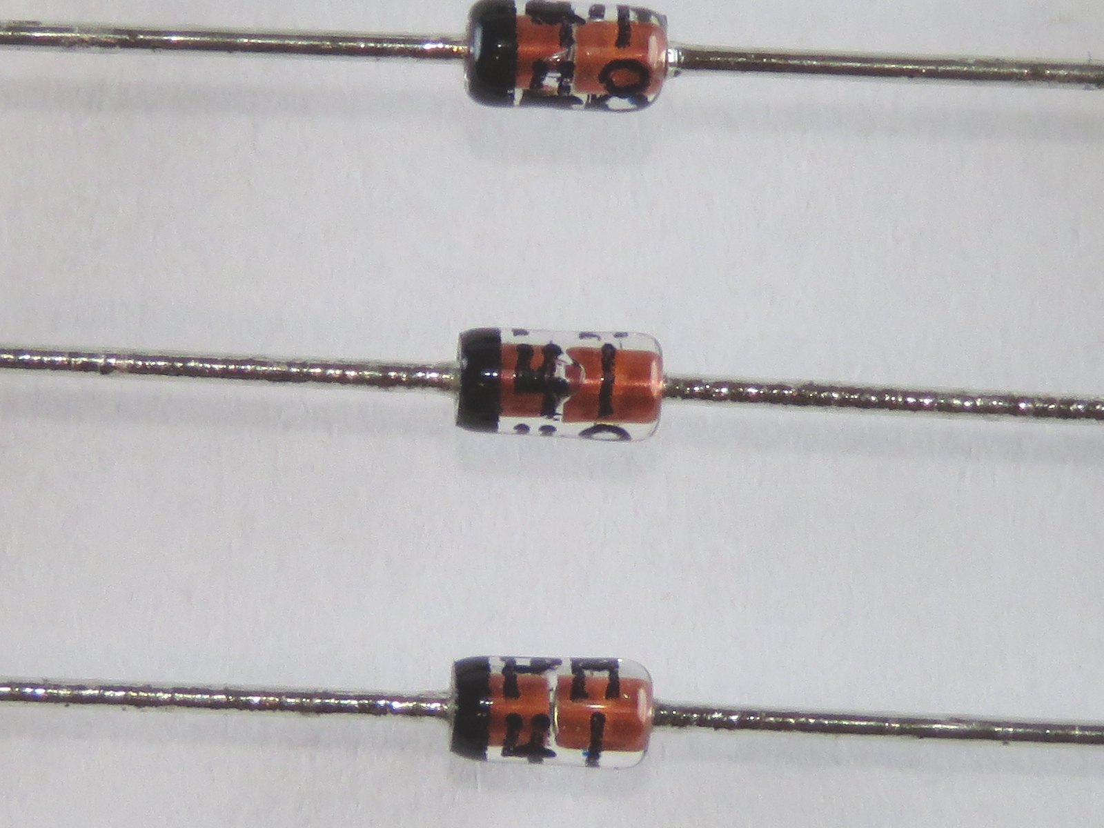 1N4148 DIODE DE SIGNIAL 100V 0.2A. 4ns