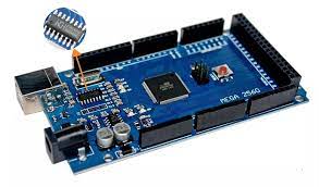 ARDUINO MEGA 2560 R3 avec CH340 COMPATIBLE